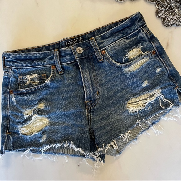 Abercrombie & Fitch Pants - Abercrombie Low Rise Jean Short Size 25 or 0